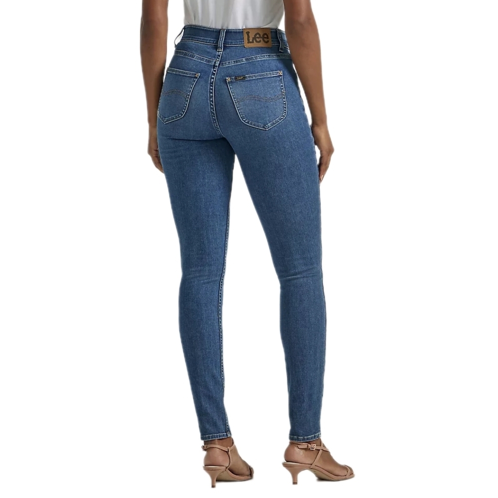 LEE Women's Ultra Lux Comfort with Flex Motion Skinny Leg Jean - Picture 4 of 5